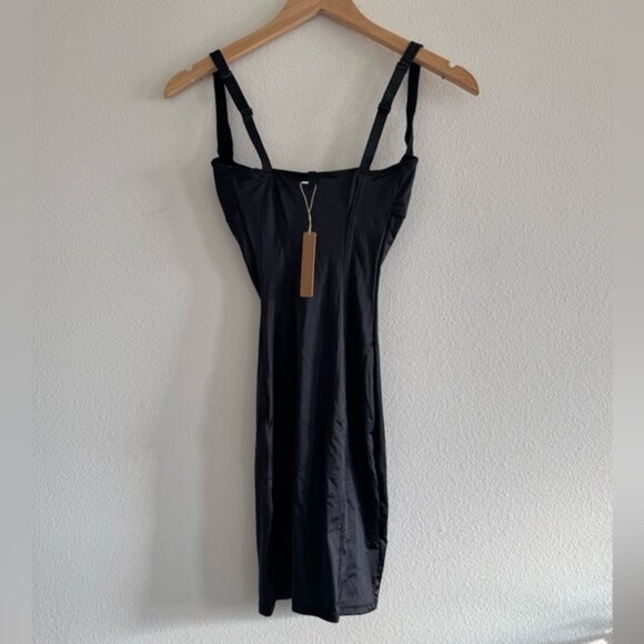 NWT Skims Stretch Satin Dress in Onyx - Picture 3 of 4